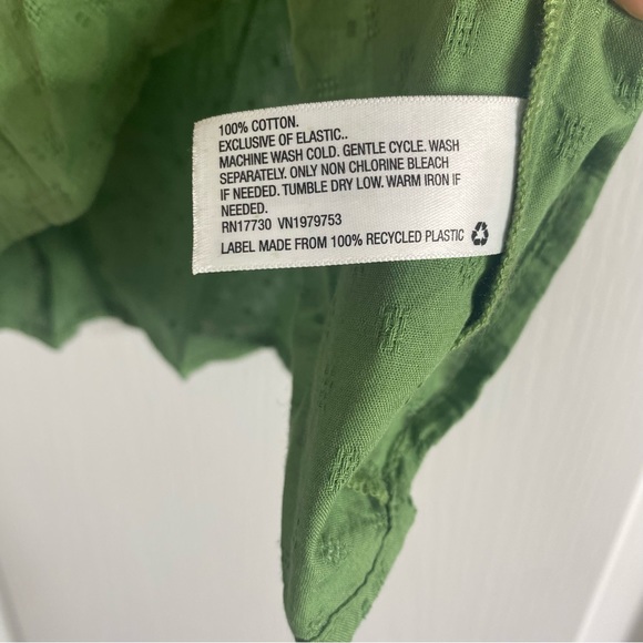 NWT Universal Thread large green blouse from Target. - Picture 7 of 8